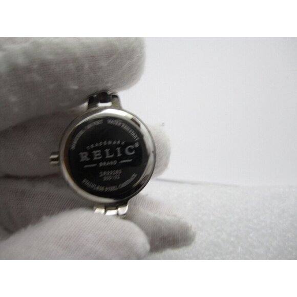 Women Relic Quartz WR Analog 22mm Round Watch (H368) "New Battery" - Picture 3 of 10